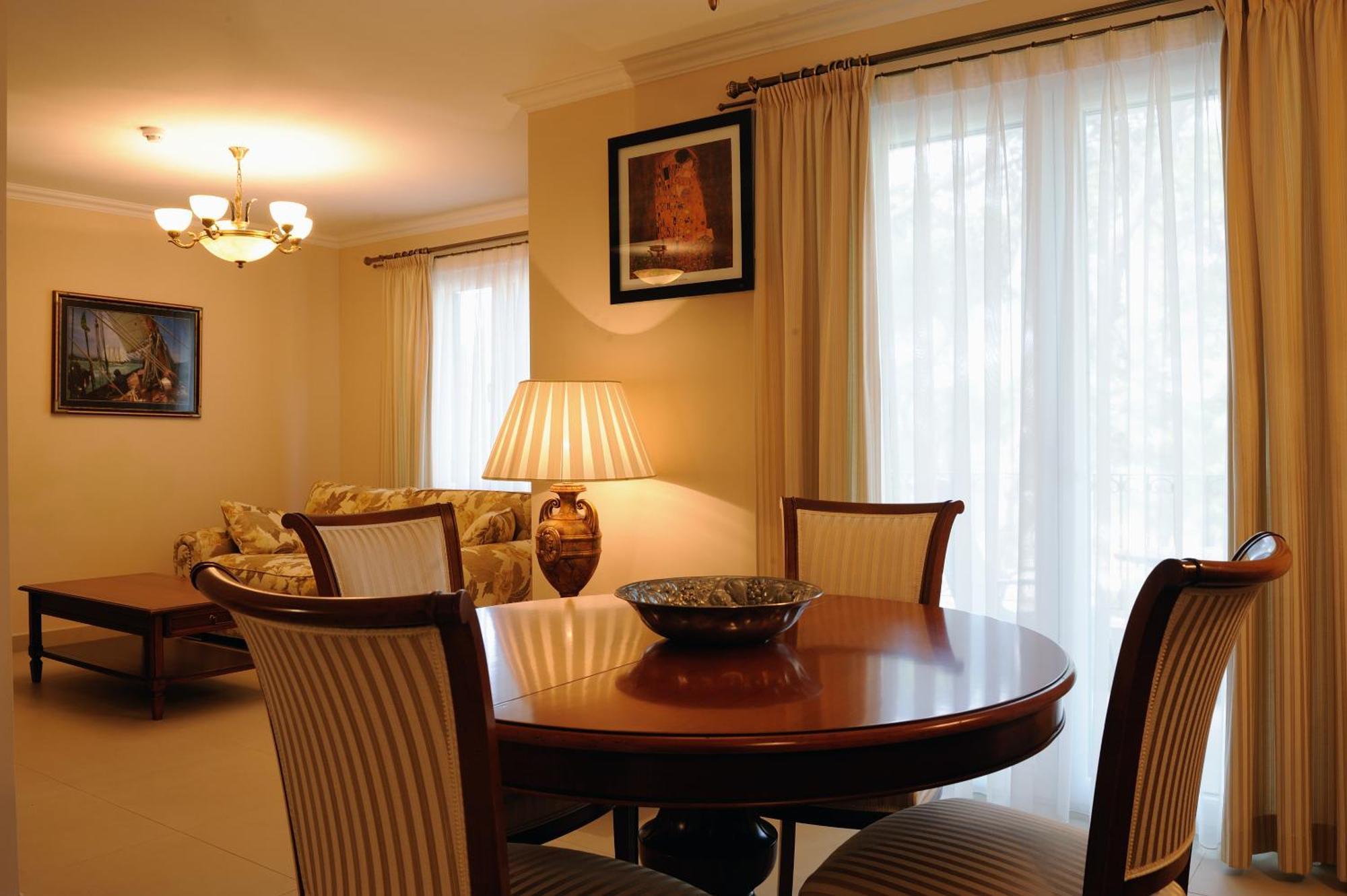 Hotel Solitudo Убли Экстерьер фото