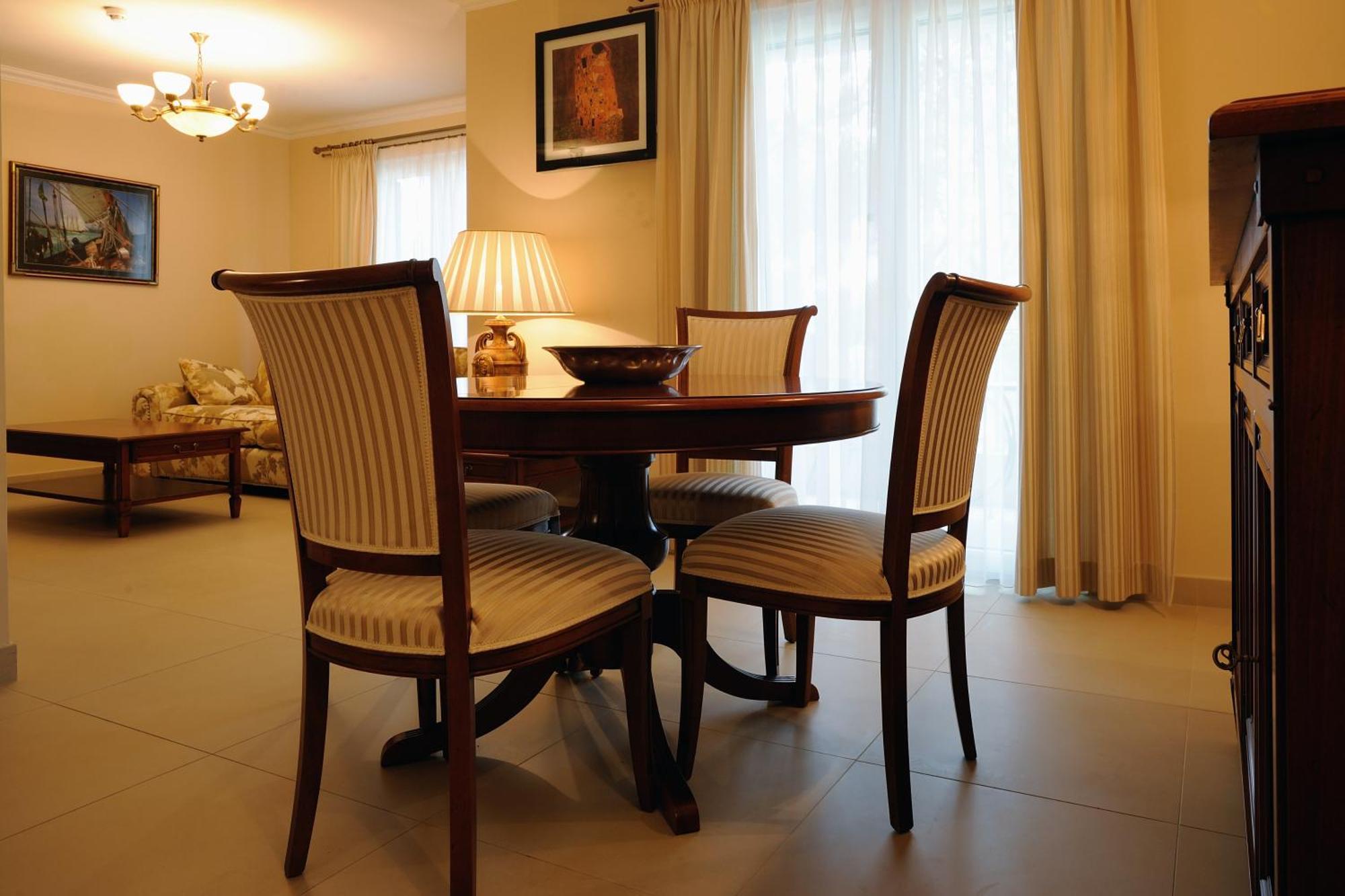 Hotel Solitudo Убли Экстерьер фото
