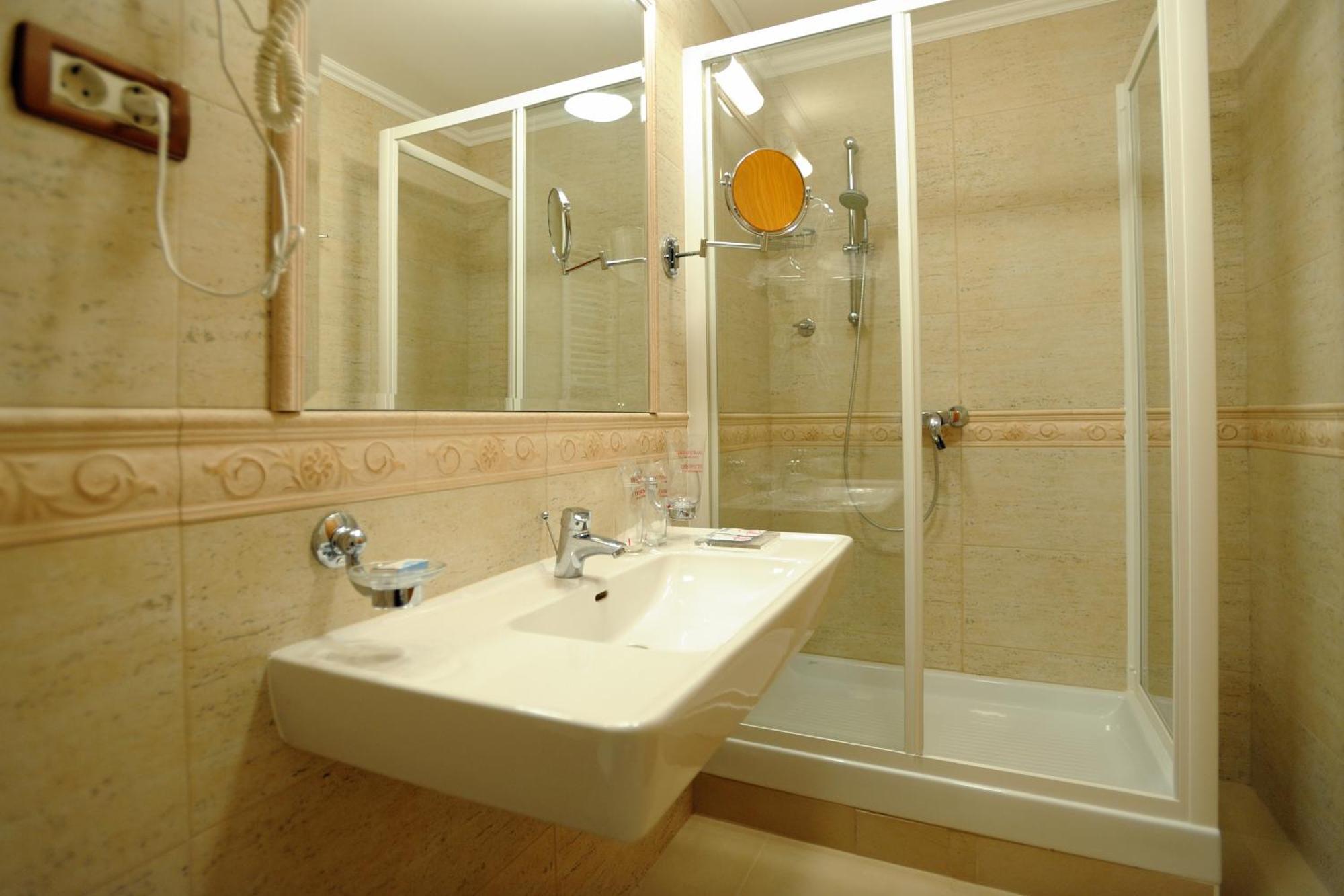 Hotel Solitudo Убли Экстерьер фото