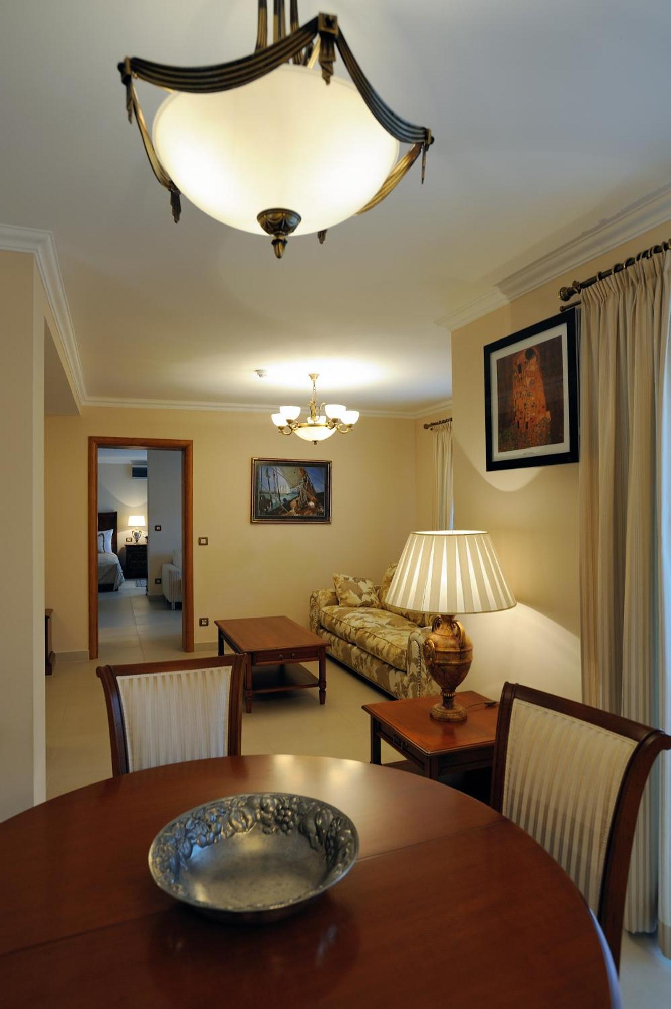 Hotel Solitudo Убли Экстерьер фото