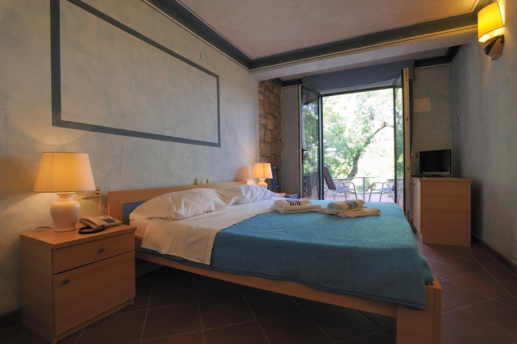 Hotel Solitudo Убли Экстерьер фото