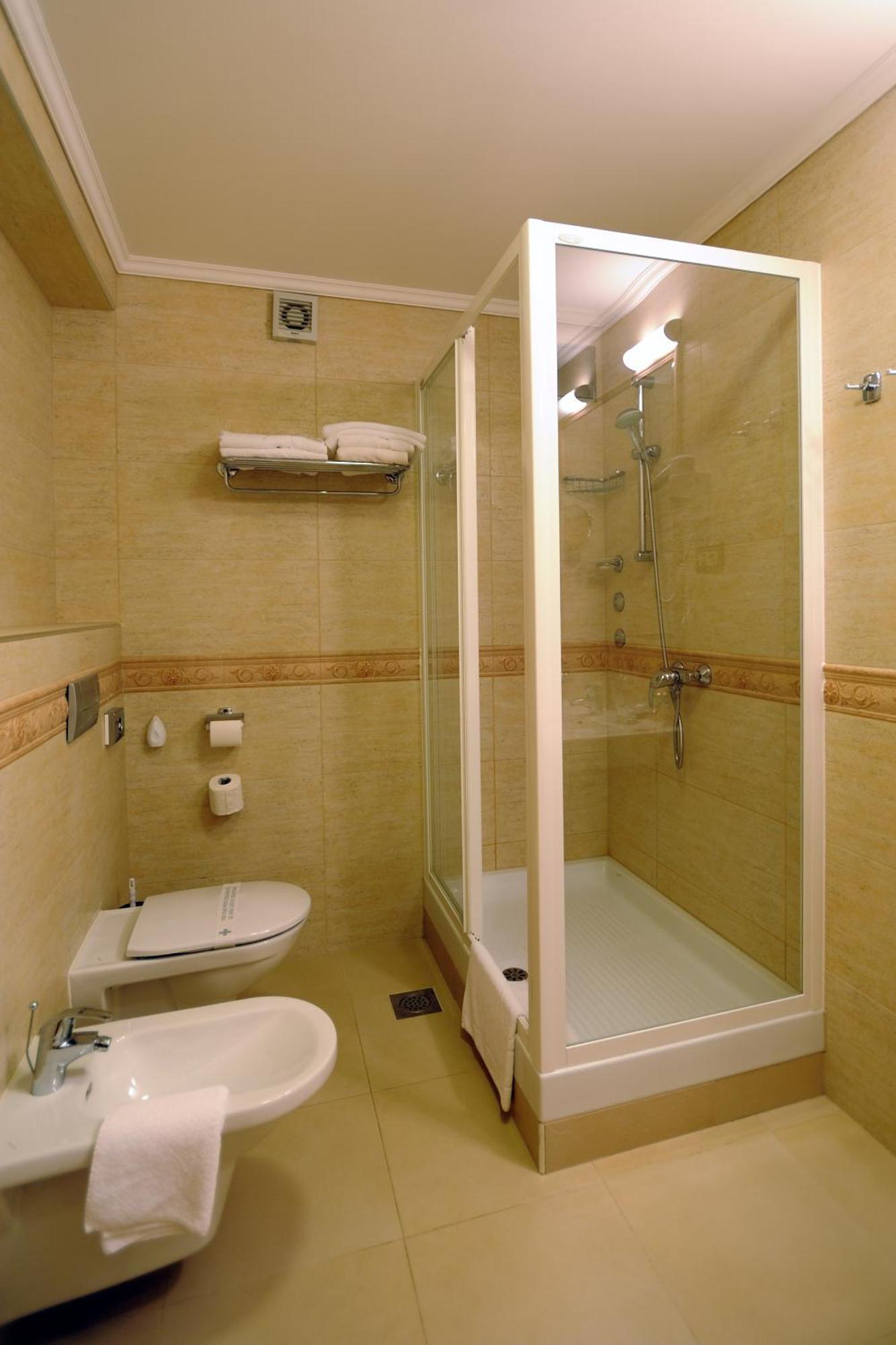 Hotel Solitudo Убли Экстерьер фото