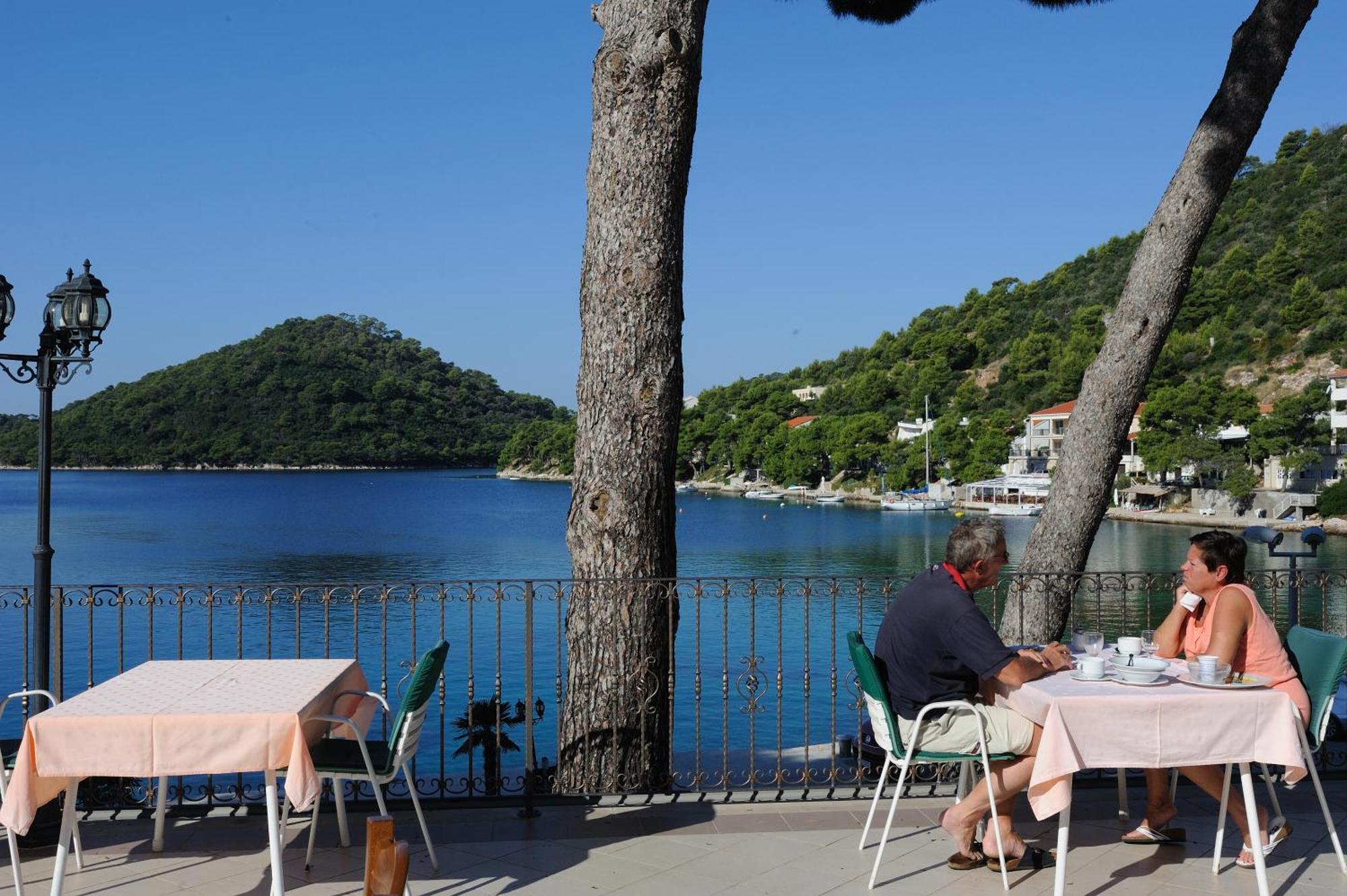 Hotel Solitudo Убли Экстерьер фото