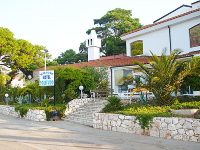 Hotel Solitudo Убли Экстерьер фото