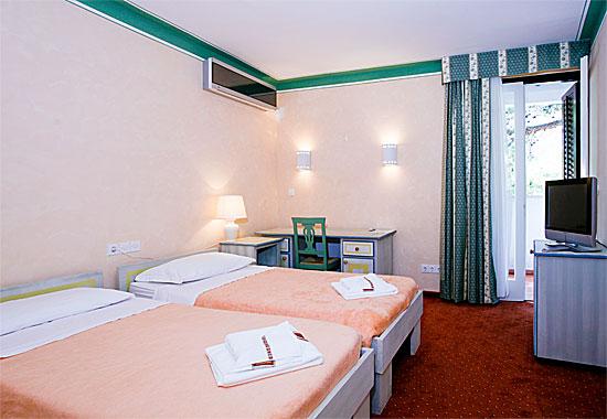 Hotel Solitudo Убли Экстерьер фото